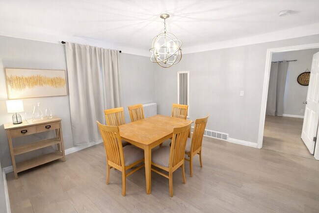 Building Photo - 14926 E 10 Mile Rd