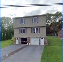 Building Photo - CLEMENS LANE 137/139