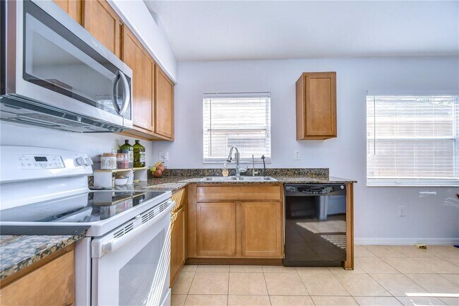 Building Photo - 30847 Bridgegate Dr