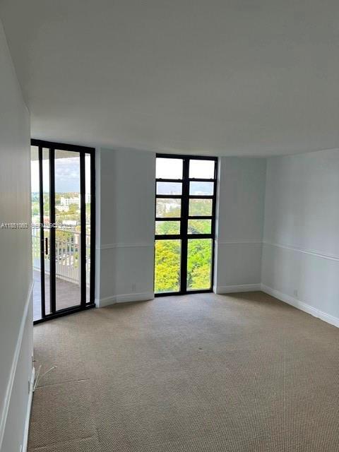 Building Photo - 2000 Towerside Terrace