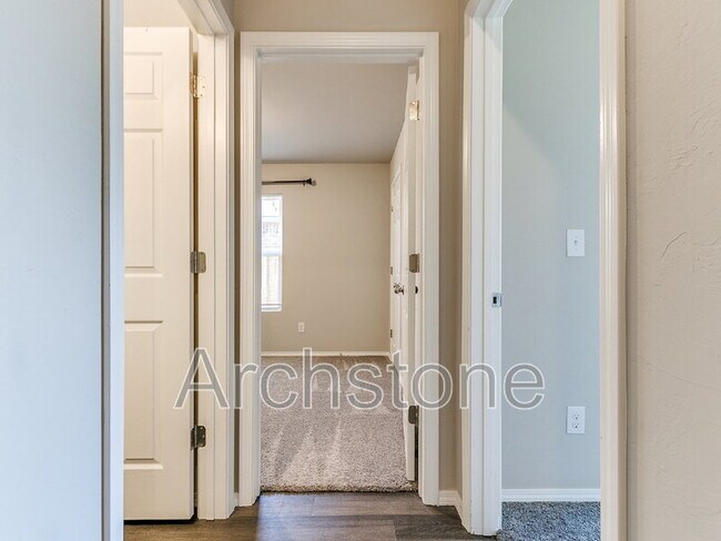 Building Photo - 1308 Dustin Dr