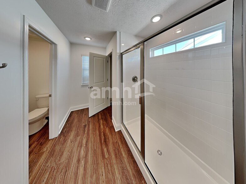 Building Photo - 8444 Northpoint Dr