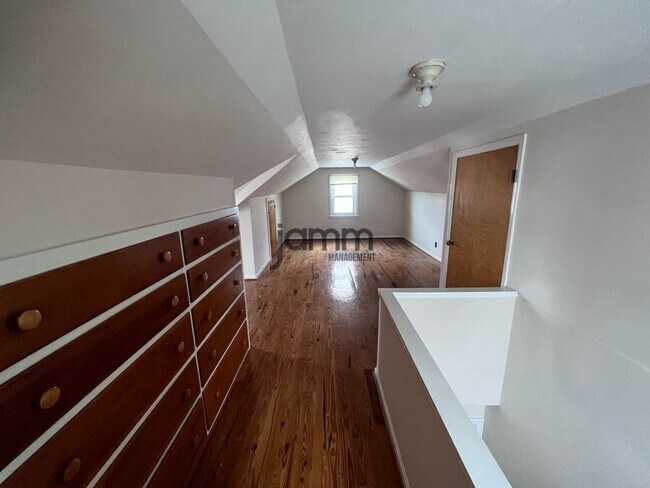 Building Photo - 6227 Traymore Ave