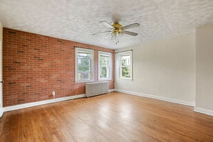 Building Photo - 1659 Northgate Rd