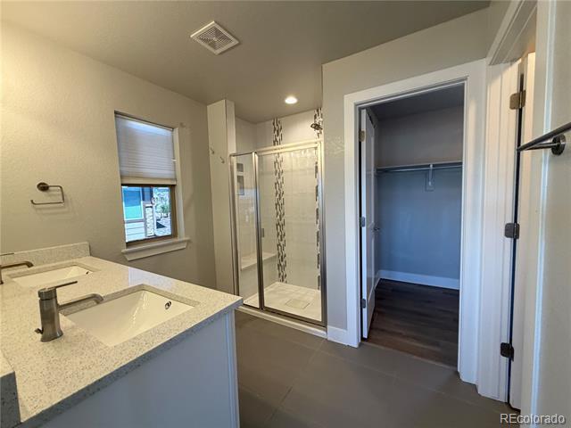 Building Photo - 22561 E Hinsdale Ave