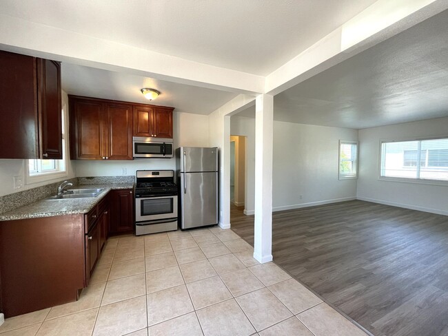 Building Photo - 4327 McClintock St