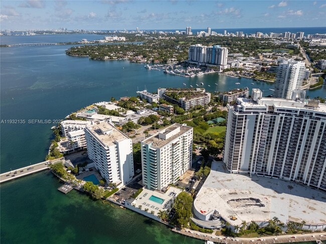 Building Photo - 5 Island Ave