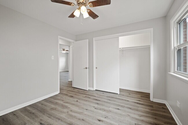 Building Photo - 8440 W 95th St