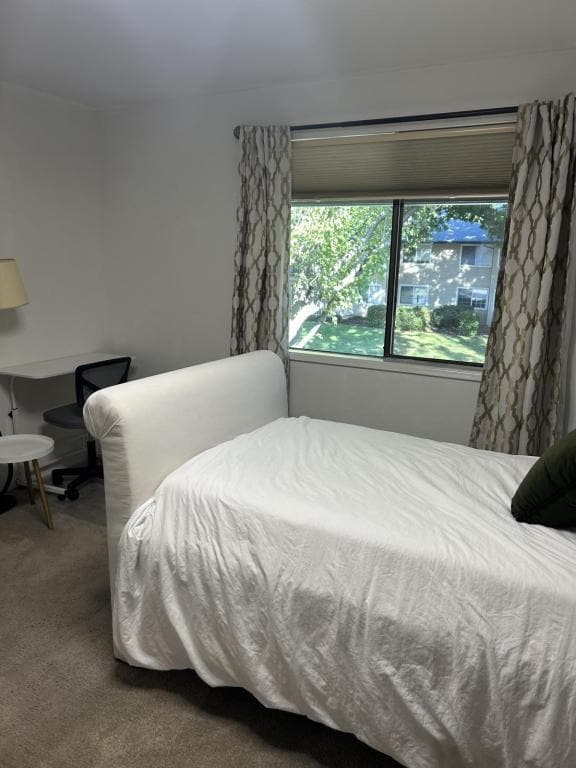 Building Photo - 2215 Poplar Dr