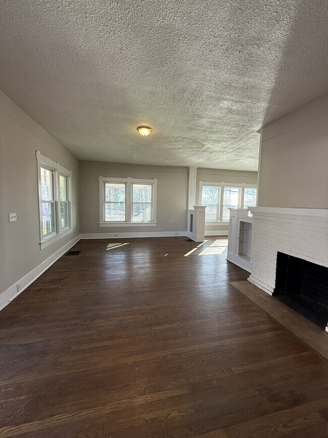 Building Photo - 2223 28th St N