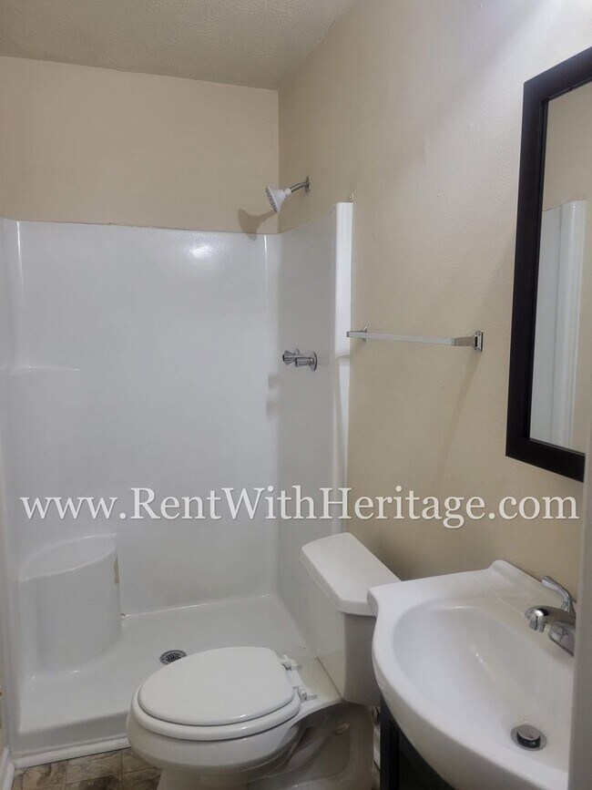 Building Photo - THIS IS A WONDERFUL.....BRICK RANCH STYLE HOME IN A GREAT NEIGHBORHOOD WITH GREAT SCHOOLS AND CLO...