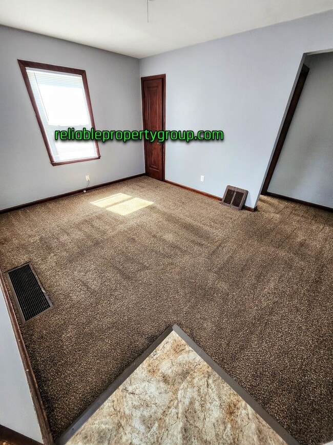 Building Photo - New Listing - Fort Wayne