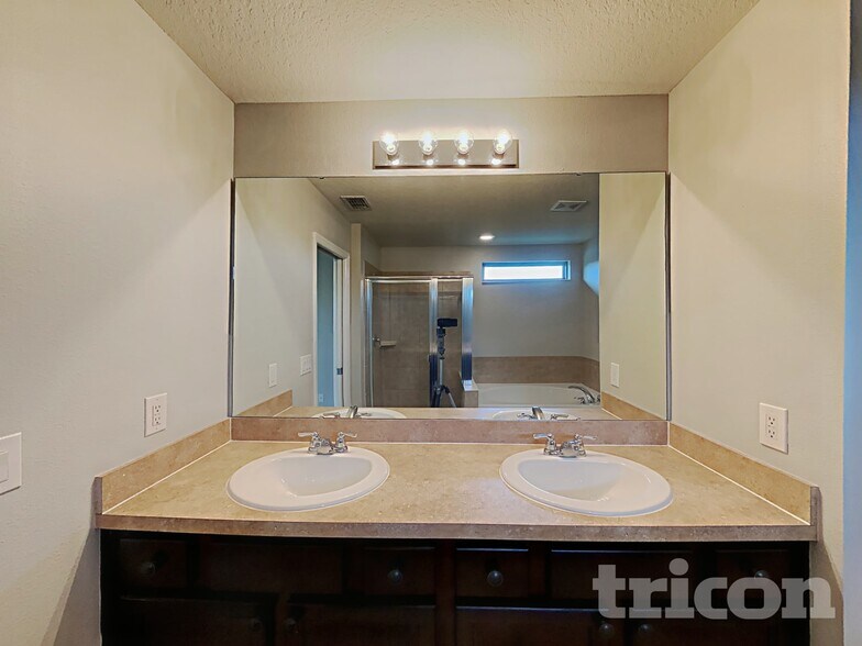 Building Photo - 1517 Gadsden Point Pl