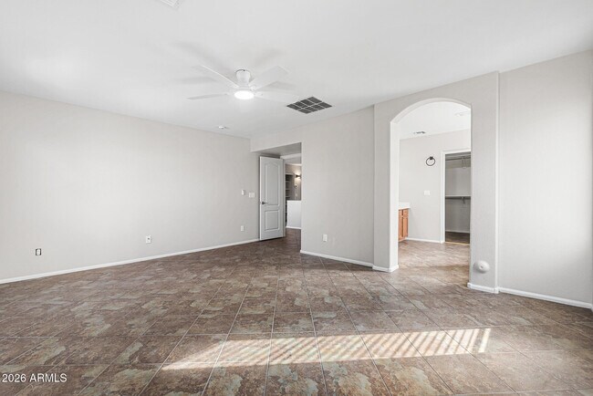 Building Photo - 7911 S 47th Ln