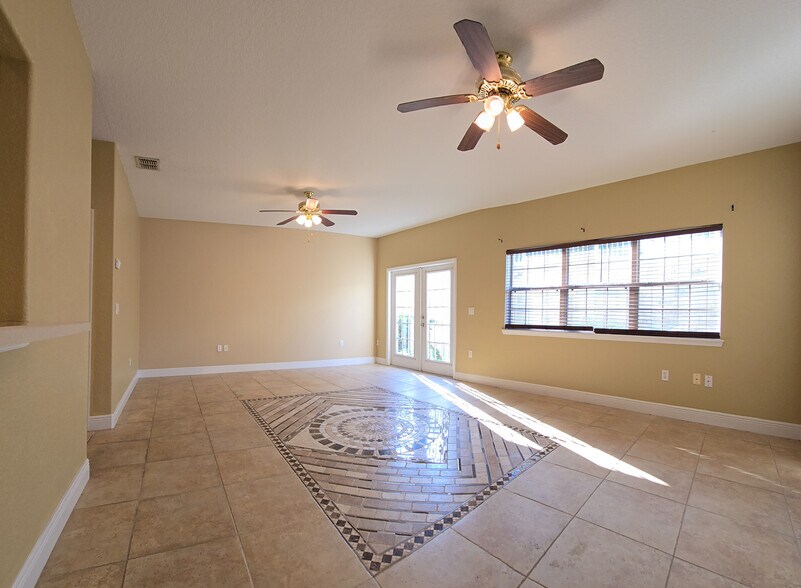Building Photo - 13338 Fountainbleau Dr