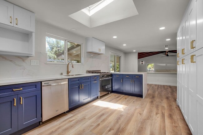 Building Photo - 1162 Pebble Springs Ln