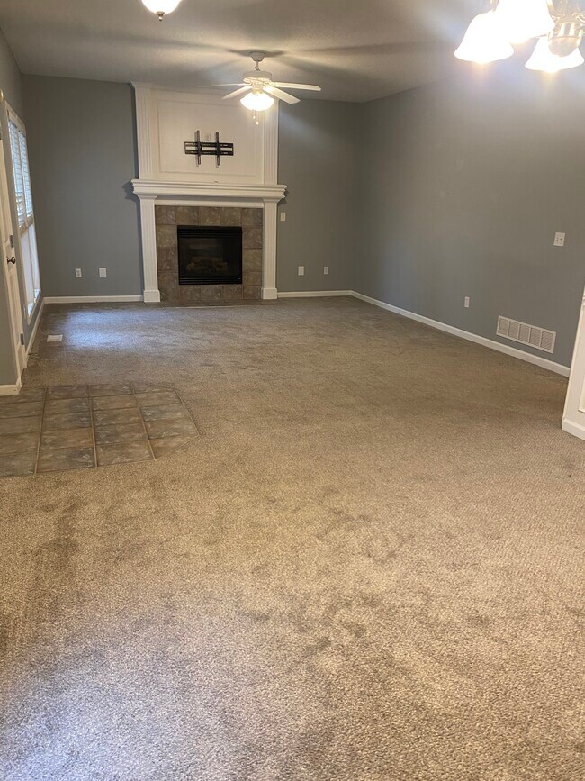 Building Photo - 246 N Ferrel St