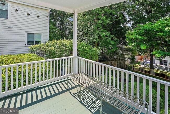 Building Photo - 3612 Albemarle St NW