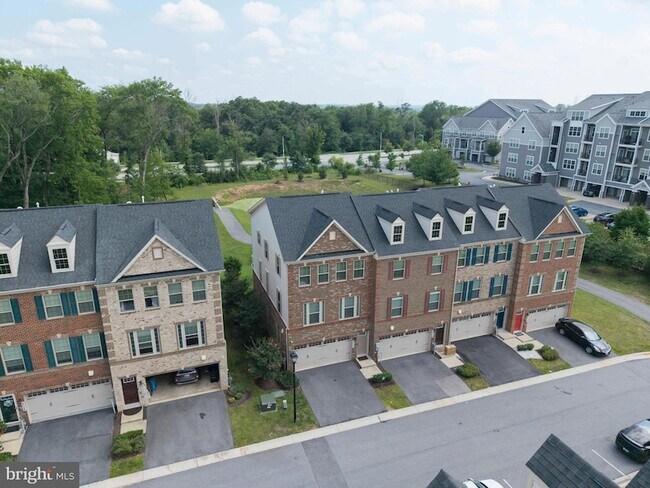 Building Photo - 8032 Spring Arbor Dr