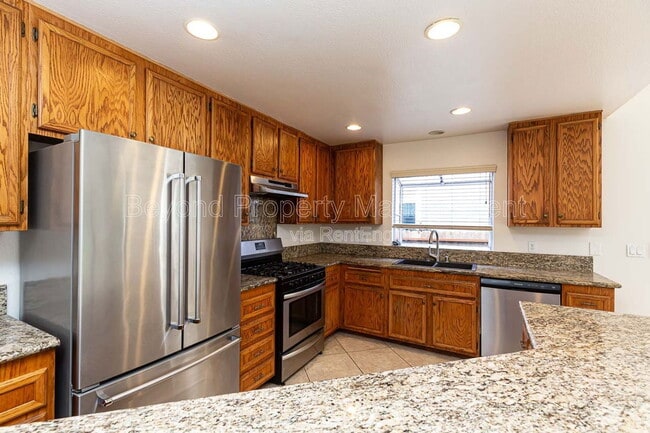 Building Photo - 608 Maybritt Cir