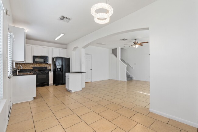 Building Photo - 5010 Kale Ct