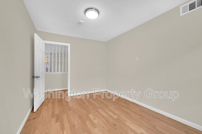 Building Photo - 736 Quince Orchard Blvd