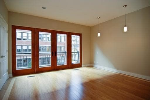 Building Photo - 918 W Van Buren St