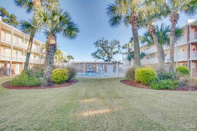 Building Photo - 710 Scenic Hwy