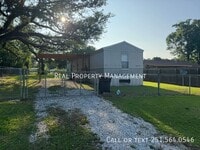 Building Photo - 3101 Western Hills Dr W