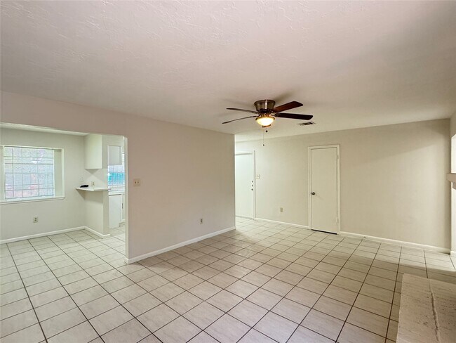Building Photo - 10942 Beacave Bend Ct