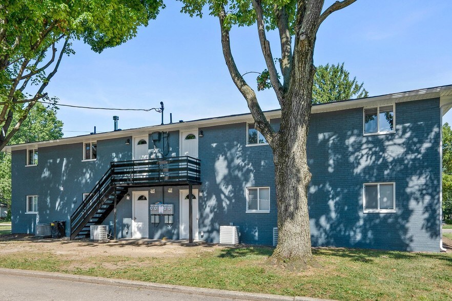 Building Photo - 135 Walnut St