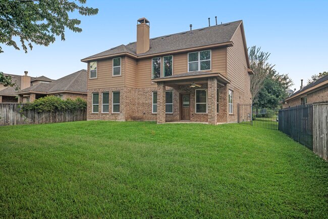 Building Photo - 210 Black Swan Pl