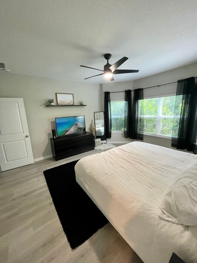 Building Photo - 2090 Hawkeye Pl