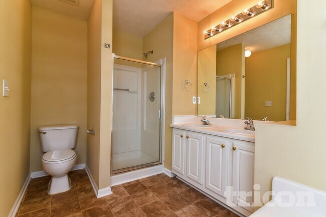 Building Photo - 4019 McDowell Dr