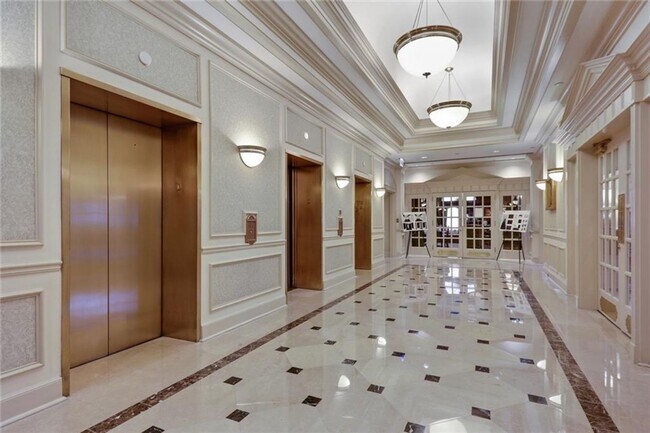 Building Photo - Studio Condo Steps from Piedmont Park!