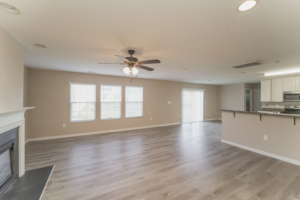 Building Photo - 2320 Highland Park Dr