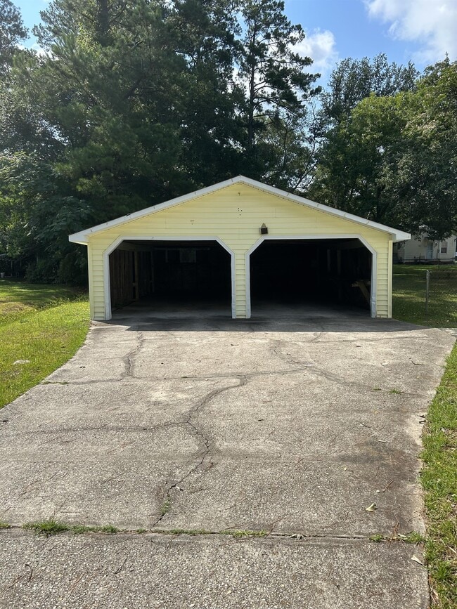 Building Photo - 2705 9th Ave