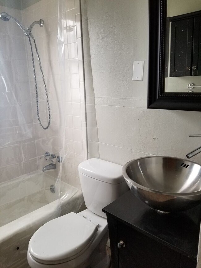 Building Photo - House East of Waynesboro