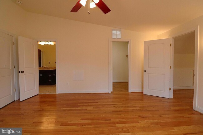 Building Photo - 118 Quaint Acres Dr