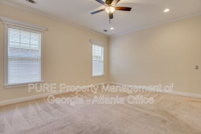 Building Photo - 2425 River Birch Dr