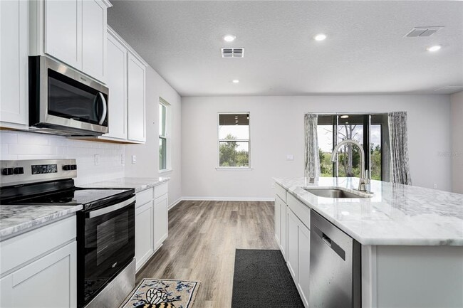 Building Photo - 10622 Eustis Dr