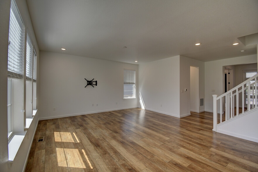 Building Photo - 3846 N Catawba Way