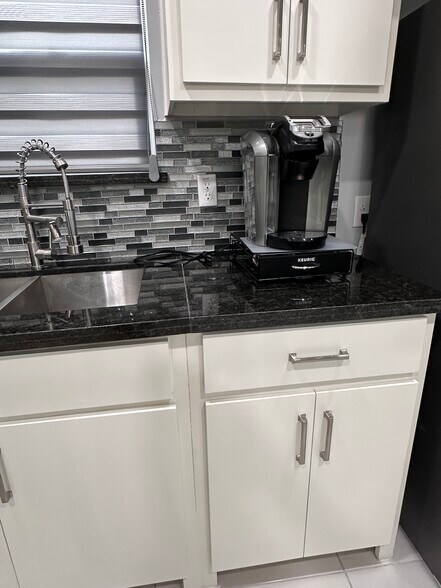 Building Photo - 2417 Indian Creek Ave