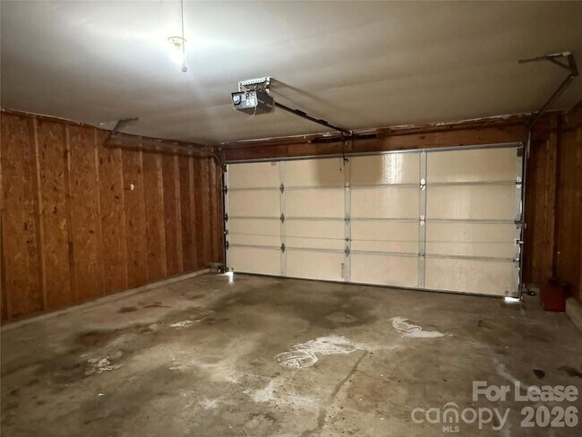 Building Photo - 6617 Cedar Cliff Dr
