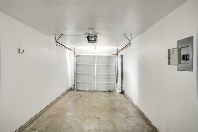 Building Photo - 9614 Nightjar Dr