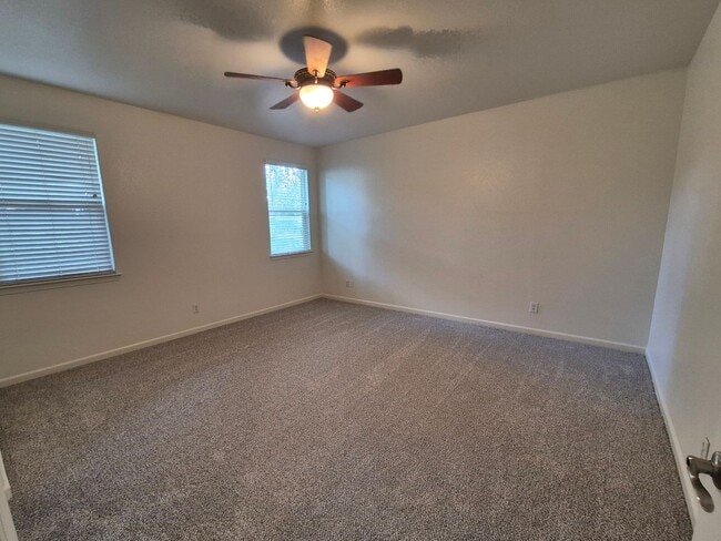 Building Photo - Beautiful 3 bedroom 2.5 bath in Folsom
