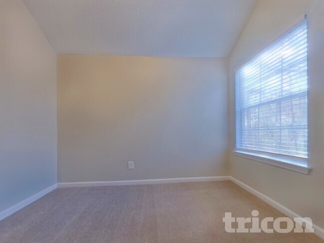 Building Photo - 138 Birchfield Way