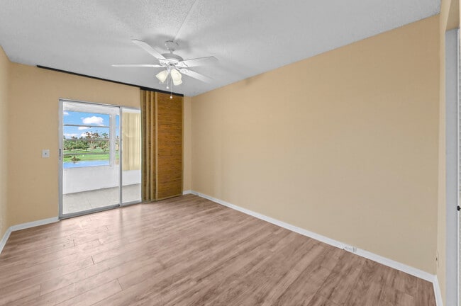 Building Photo - 3046 Newcastle A