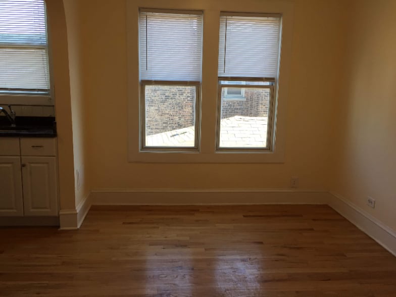 Building Photo - 832 W 34th Pl