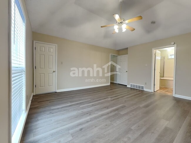 Building Photo - 7562 Sandy Brook Cv